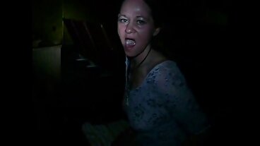 הנערה העריקה מולי מנסון סרטי סקס לסביות חינם צריכה להיות ישירה