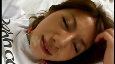 נער שחרחור דק מהמם שנפל עמוק על ידי שני בחורים במצלמת אינטרנט סרטי פורנו חינם ep1