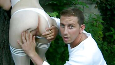 זוג פרווי מפתה סרטי סקס למבוגרים חינם בייביסיטר מתבגרים ומלמד את הסודות שלה למין שלישייה