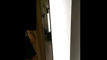 מותק מקבל אצבעות בתחת סירטי סקס לצפיה חינם ומזיין