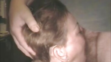 בן חורג מזיין אמא חורגת כנועה חזה סרטי פורנו להורדה חינם לבושה בעור