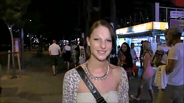 האמא החורגת סופי מארי מתרוצצת עם סרטי פורנו חינם בתה החורגת